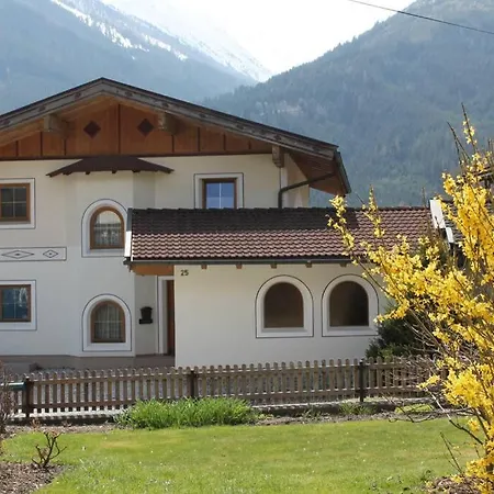 Chalet Grosszuegiges Mit Infrarotkabine In *