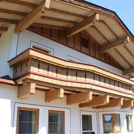 Chalet Grosszuegiges Mit Infrarotkabine In Lengdorf