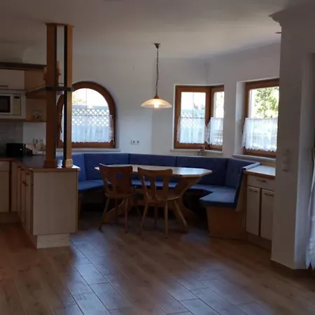 Chalet Grosszuegiges Mit Infrarotkabine In Lengdorf
