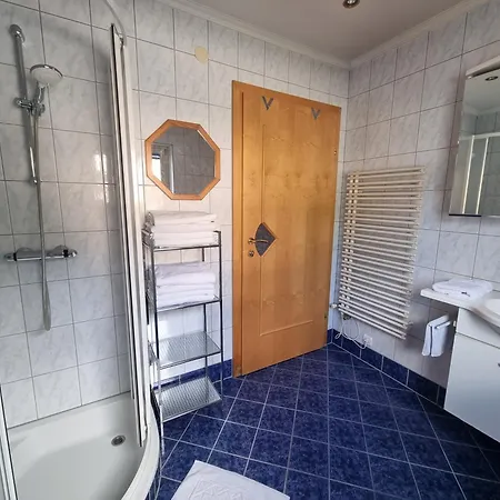 Grosszuegiges Mit Infrarotkabine In Lengdorf