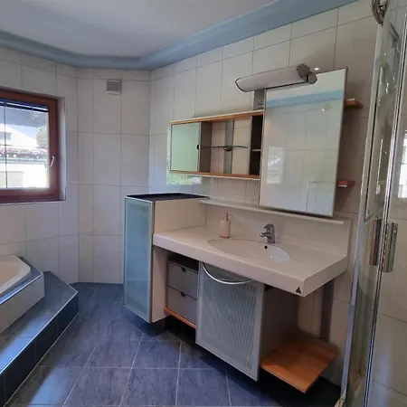 Chalet Grosszuegiges Mit Infrarotkabine In *